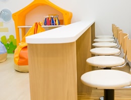 待合カウンター